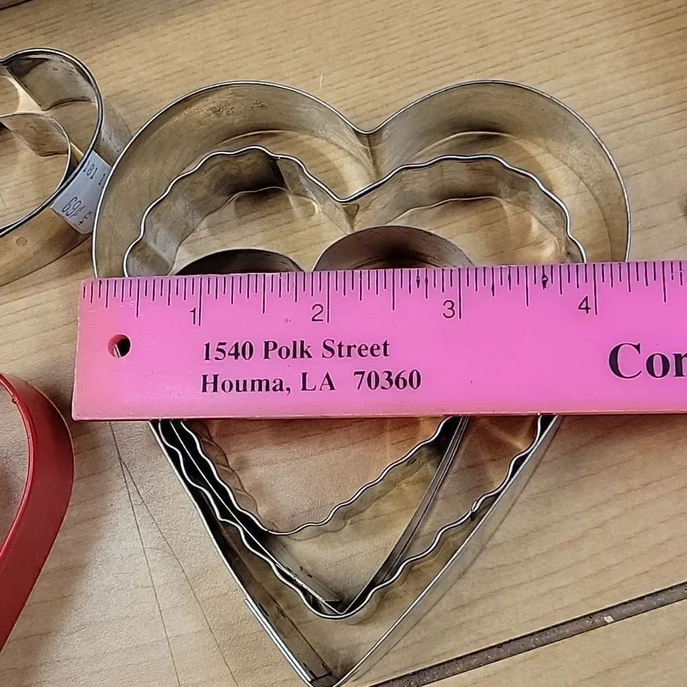 18 piece metal‎ Valentines Day/wedding cookie cutters plus heart spatula